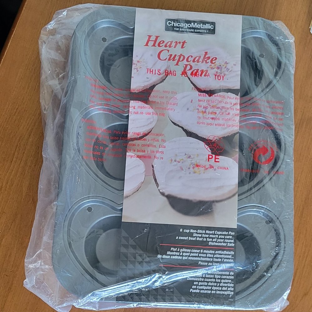 Chicago Metallic Heart Cupcake Pan NOS Vintage